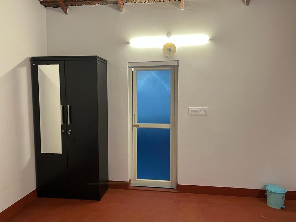 מדיקרי Darshan'S Home Stay מראה חיצוני תמונה