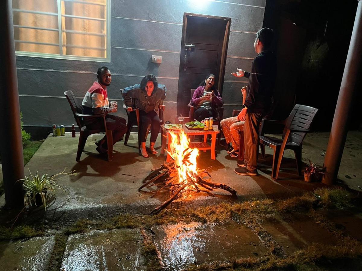 מדיקרי Darshan'S Home Stay מראה חיצוני תמונה