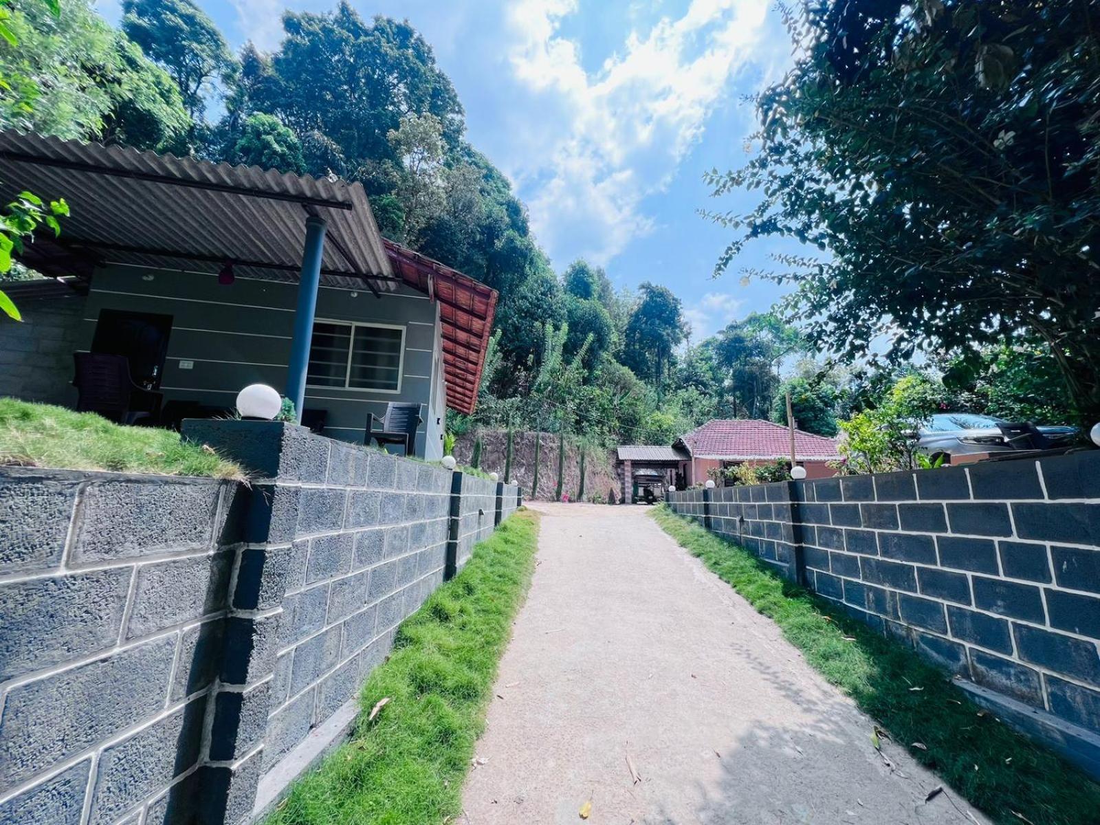 מדיקרי Darshan'S Home Stay מראה חיצוני תמונה
